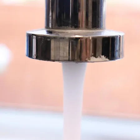 Spacious & Comfortable 3 Bedroom House - Free Wifi & Free Parking * Leeds (West Yorkshire)