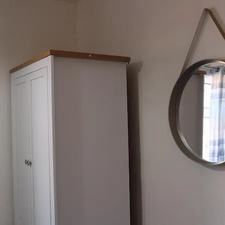 Spacious & Comfortable 3 Bedroom House - Free Wifi & Free Parking Leeds (West Yorkshire)