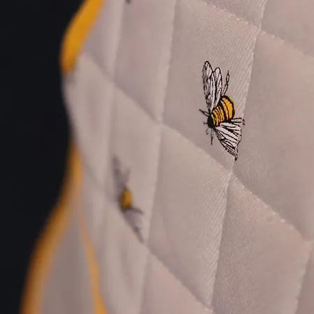 Spacious & Comfortable 3 Bedroom House - Free Wifi & Free Parking Apartman