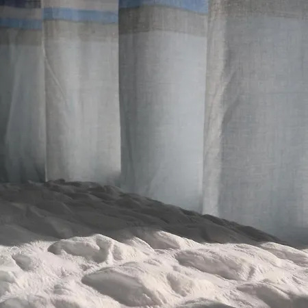 Apartment Spacious & Comfortable 3 Bedroom House - Free Wifi & Free Parking