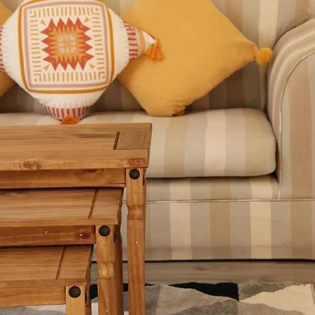 公寓 Spacious & Comfortable 3 Bedroom House - Free Wifi & Free Parking