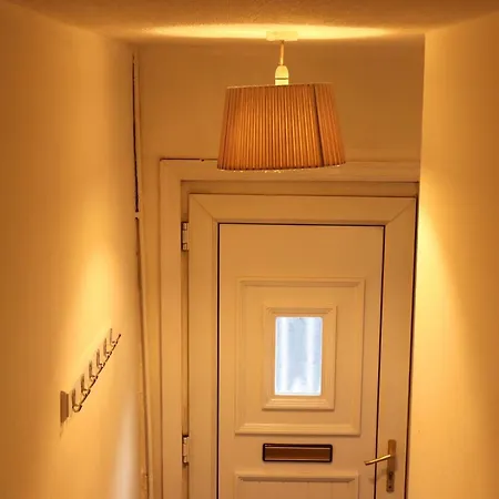 Spacious & Comfortable 3 Bedroom House - Free Wifi & Free Parking *