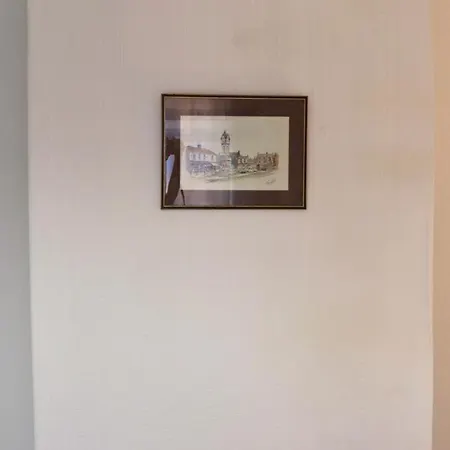 Spacious & Comfortable 3 Bedroom House - Free Wifi & Free Parking Apartment *