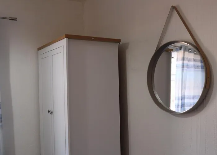 Spacious & Comfortable 3 Bedroom House - Free Wifi & Free Parking Leeds (West Yorkshire)