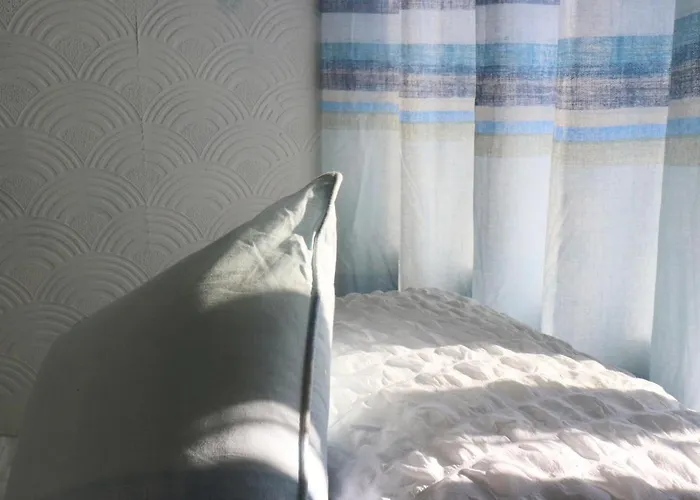 Spacious & Comfortable 3 Bedroom House - Free Wifi & Free Parking Appartamento