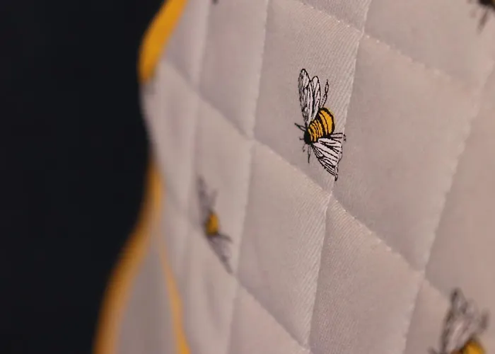 Spacious & Comfortable 3 Bedroom House - Free Wifi & Free Parking Apartment