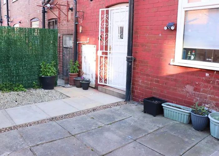 Spacious & Comfortable 3 Bedroom House - Free Wifi & Free Parking Leeds (West Yorkshire)