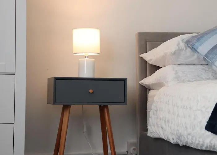 Spacious & Comfortable 3 Bedroom House - Free Wifi & Free Parking Apartment Leeds (West Yorkshire)