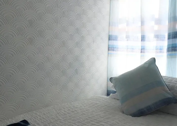 Spacious & Comfortable 3 Bedroom House - Free Wifi & Free Parking Appartamento