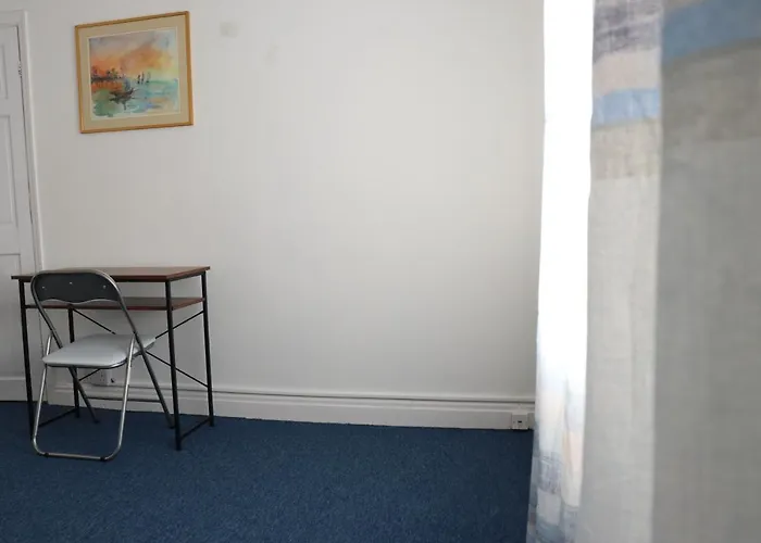 Spacious & Comfortable 3 Bedroom House - Free Wifi & Free Parking Appartamento *