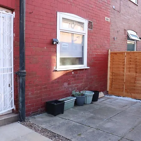 Lejlighed Spacious & Comfortable 3 Bedroom House - Free Wifi & Free Parking *