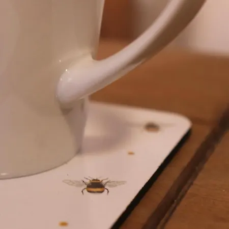 Spacious & Comfortable 3 Bedroom House - Free Wifi & Free Parking *