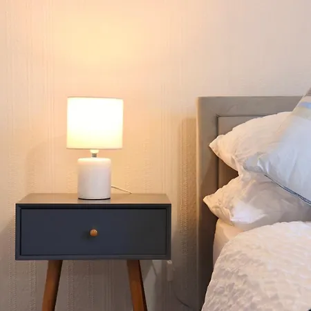 Lejlighed Spacious & Comfortable 3 Bedroom House - Free Wifi & Free Parking *