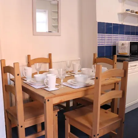 Spacious & Comfortable 3 Bedroom House - Free Wifi & Free Parking Lejlighed *